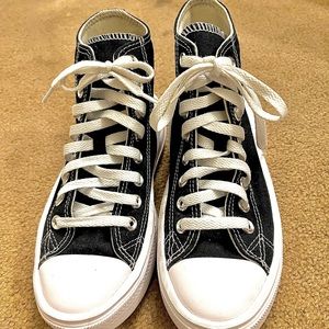 Chuck All Star Move Platform High Sneakers  
Message me if u have any?’s♡